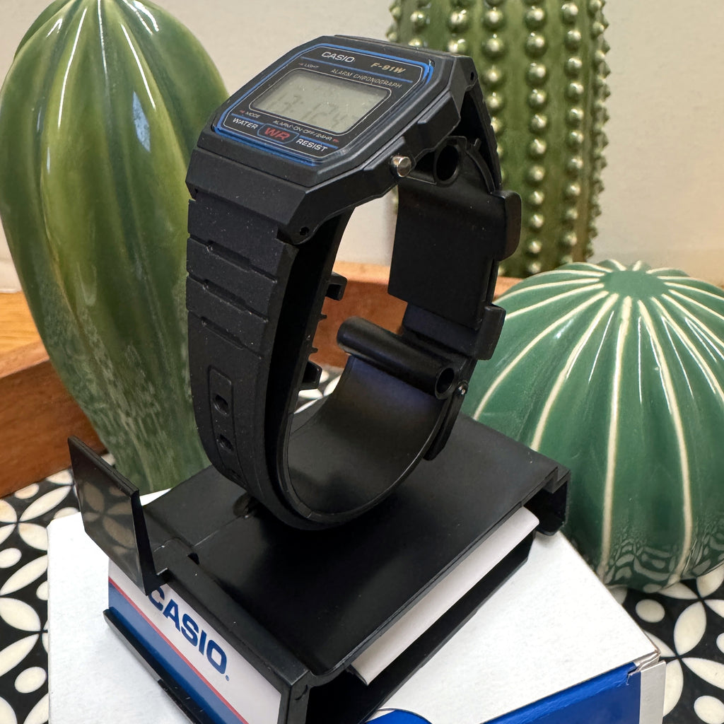 CASIO F91W-1 Men's Classic Resin Strap Sport Wristwatch